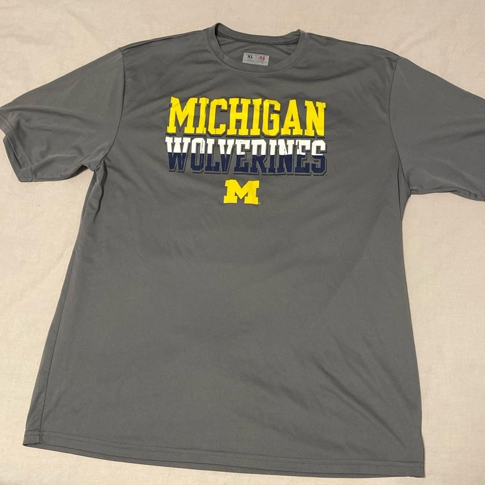 ✨5 for $15✨ Michigan t-shirt
